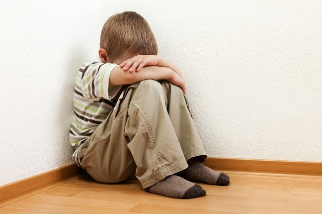 10 dấu hiệu nhận biết về bệnh tự kỷ ở trẻ em