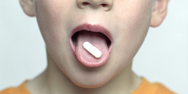 Thuốc điều trị viêm amidan cho trẻ phải có chỉ định từ bác sĩ