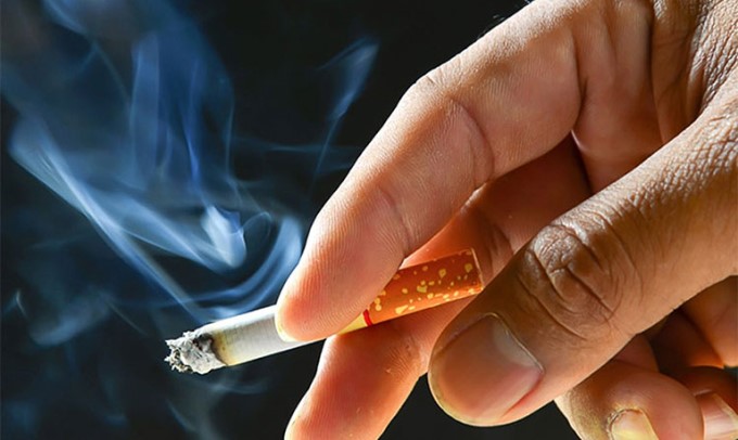 Những Nguy Cơ Bệnh Tim Mạch Mà Bạn Cần Lưu Ý! 5 Hút Thuốc Lá Cũng Làm Tăng Huyết Áp Và Tăng Nguy Cơ Đột Quỵ Ở Những Người Đã Bị Chứng Huyết Áp Cao