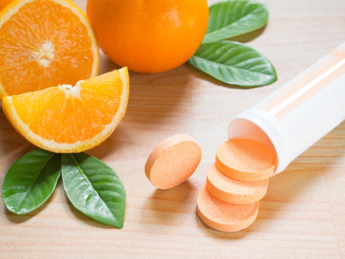 Bà Bầu Uống Quá Nhiều Vitamin C Dạng Sủi Có Thể Bị Sỏi Thận