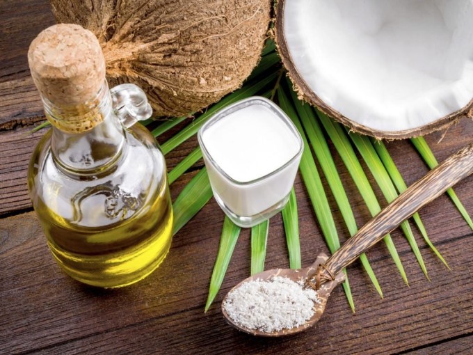 Nên Thay Thế Các Loại Chất Béo Bão Hoà Thành Chất Béo Không Bão Hoà Như Dầu Dừa, Dầu Ô Liu,...