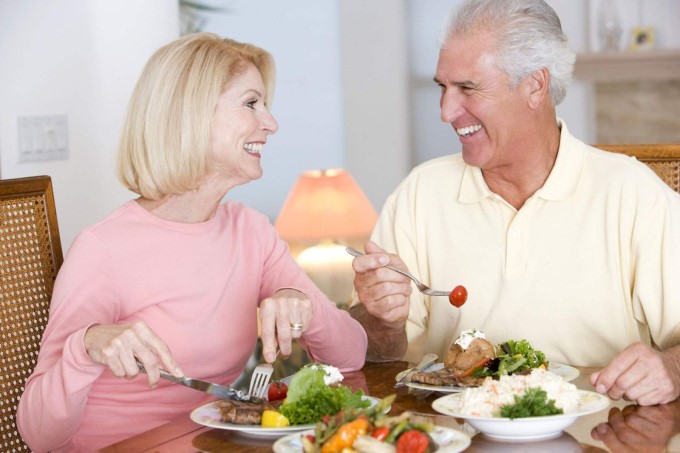 Vậy, Chế Độ Ăn Cho Người Bị Bệnh Xương Khớp Như Thế Nào?
