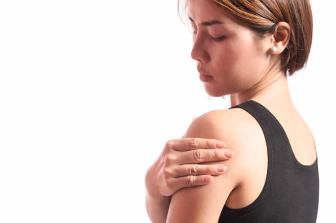 Đau Cổ Vai Gáy Có Thể Lan Rộng Xuống Cánh Tay Gây Tê Mỏi, Khó Vận Động