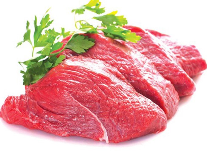 Ngoài các thực phẩm chứa nhiều muối, các chất kích thích thì người bị cứng khớp cũng không nên sử dụng các loại thịt đỏ