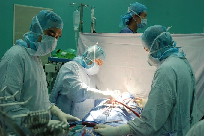 Điều Trị Bằng Phẫu Thuật