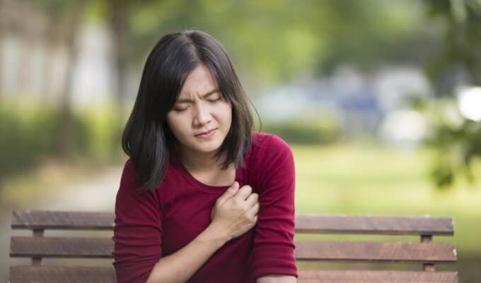Ép Tim Là Tình Trạng Nghiêm Trọng Có Thể Tiến Triển Nhanh Chóng