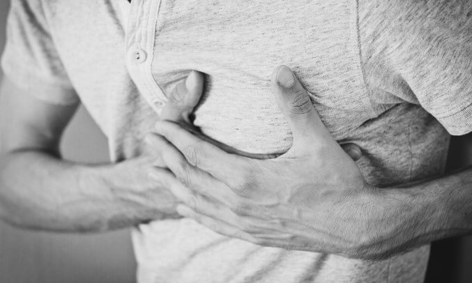 Biến Chứng Chèn Ép Tim Do Viêm Màng Ngoài Tim
