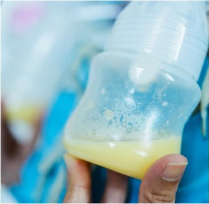 Sữa non là thức ăn tốt nhất cho trẻ sơ sinh trong giai đoạn 7 ngày tuổi