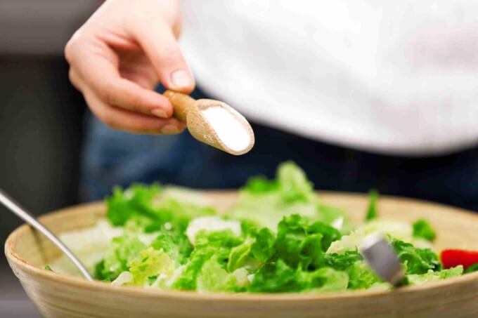 Hạn Chế Sử Dụng Muối Trong Bữa Ăn