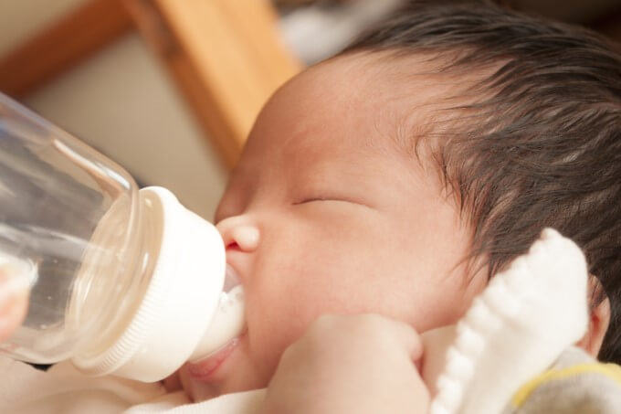 Sữa Công Thức Chứa Những Thành Phần Thiết Yếu Gần Giống Như Sữa Mẹ