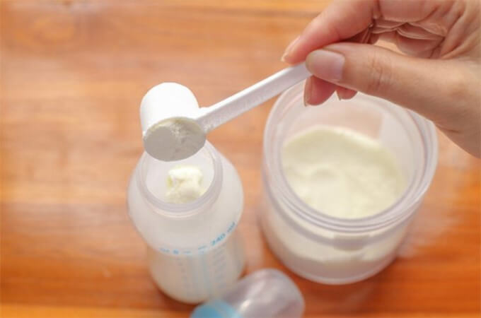 Các Mẹ Nên Lựa Chọn Loại Sữa Công Thức Phù Hợp Với Lứa Tuổi Và Cân Nặng Của Bé