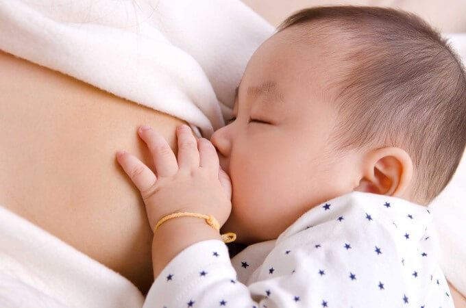 Thông thường trẻ sơ sinh thường đại tiện sau mỗi lần bú