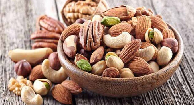 Óc Chó, Hạnh Nhân,...Là Những Loại Hạt Rất Giàu Dha