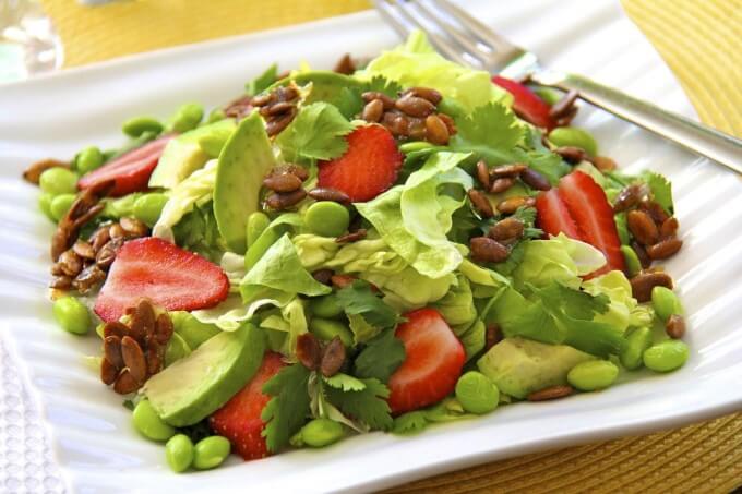 Món Salad Làm Từ Trái Bơ