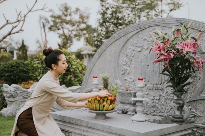 Thăm Mộ Tổ Tiên