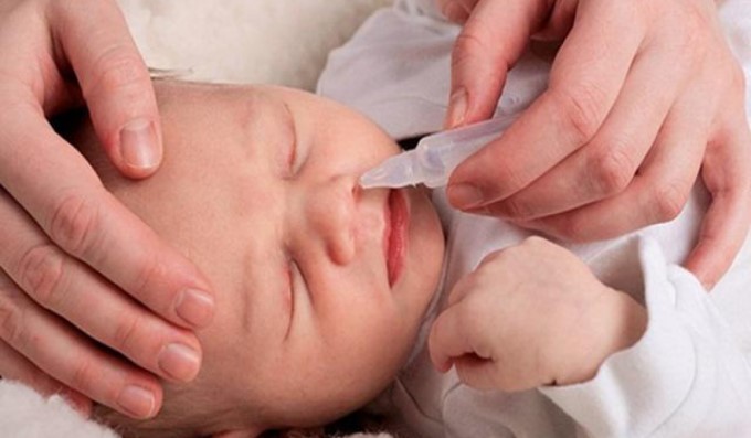 Nhỏ Nước Muối Sinh Lý